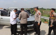 Sekeluarga Asal Pacitan Tewas dalam Mobil di Tol Tegal, Diduga Keracunan Gas