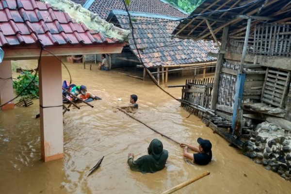 3 Daftar Wilayah Banten yang Dikepung Banjir hingga Hari ini 18 Desember 2025: Angin Kencang dan Longsor Tutupi Akses Jalan