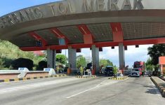 Gerbang tol Merak. (Source: Kompas)