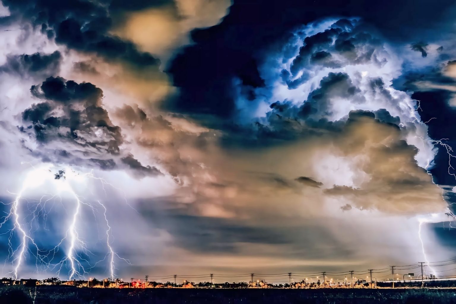 Ilustrasi cuaca ekstrem