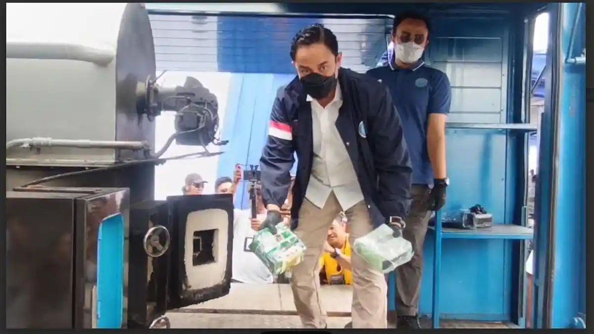 Kepala BNN RI, Komjen Pol Suyudi Ario Seto memimpin untuk musnahkan narkotika di Tanjung Priok, Jakarta Utara (17/12/2025). (Source: Tribun News)