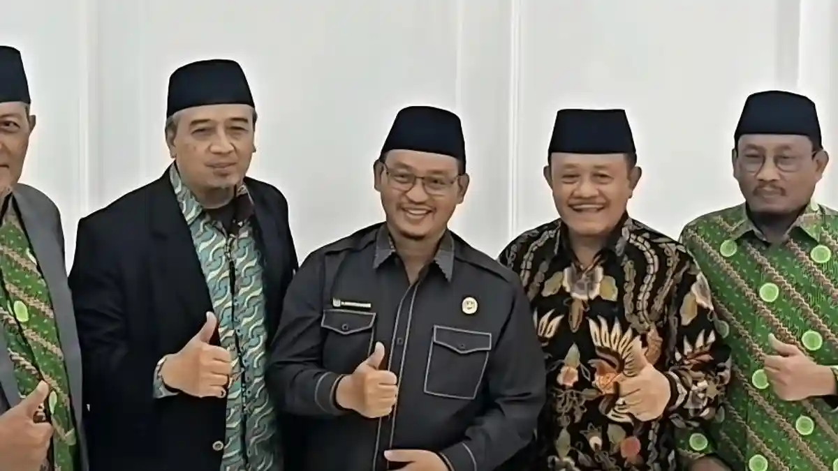 Ketua DPRD Kota Bekasi, Sardi Efendi menghadiri acara yang diselenggarakan MUI di Kantor MUI Bekasi Selatan (27/11/2025). (Source: Humas DPRD Kota Bekasi)