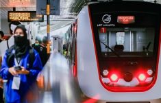 Kini LRT Jakarta Resmi Bisa Pakai QRIS Tab