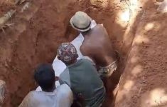Makam Zainuddin dibongkar, jasadnya masih utuh meski 30 tahun terkubur. (Source: Detik)