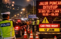 Malam Tahun Baru 2026, Polisi Terapkan Car Free Night dan Tutup Akses ke Puncak. (Source: Pojok Satu)