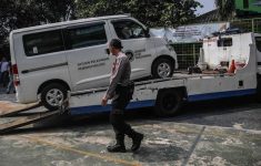 Mobil MBG yang menabrak siswa di SDN 01 Kalibaru, Cilincing, Jakarta Utara. (Source: Detik)