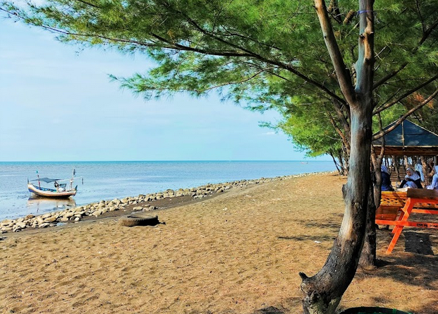 Pantai Greenthing (Grinting). (Source: Google Maps)