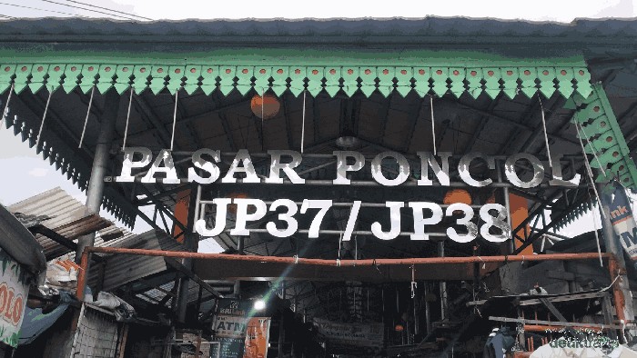 Pasar Loak Poncol Senen Jakarta, Surga Barang Jadul yang Mudah Dijangkau. (Source: Detik)
