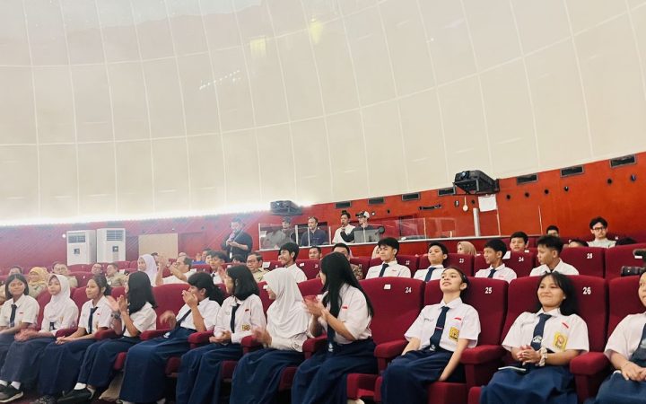 Pramono Anung Aktifkan Kembali Planetarium TIM, Pelajar Bisa Masuk Gratis Selama 3 Bulan. (Source: Kompas)