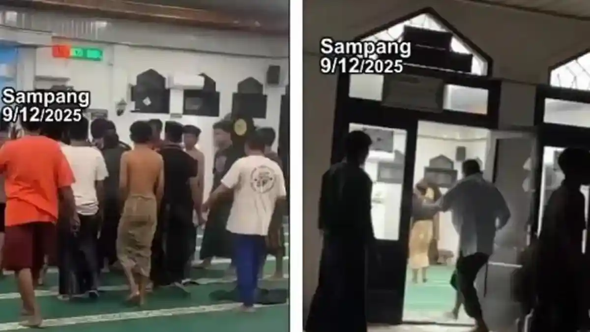 Warga berkerumun mendatangi masjid dan menghajar pria yang berteriak 'kiamat' lewat toa masjid. (Source: Tribun News)