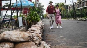 Aktivitas Wisata di Ancol Kembali Normal Pasca Banjir Rob dengan Upaya Mitigasi 2 Aktivitas Wisata di Ancol Kembali Normal Pasca Banjir Rob dengan Upaya Mitigasi