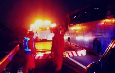 Kecelakaan di Tol Jakarta - Cikampek KM 59 Disebabkan Pecah Ban, 2 Kendaraan Terlibat Korban Telah Dievakuasi