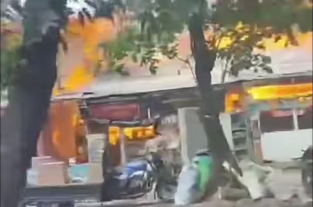 Kebakaran Warung di Jalan Utan Jati Kalideres Jakbar, Api Melalap Sejumlah Lapak