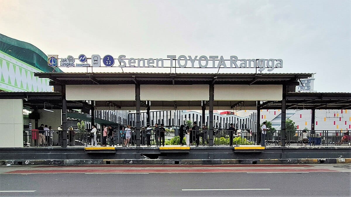 Perbaikan JPO Senen: Halte Transjakarta TOYOTA Rangga Arah Pulo Gadung Ditutup Sementara 14–20 Desember 2025