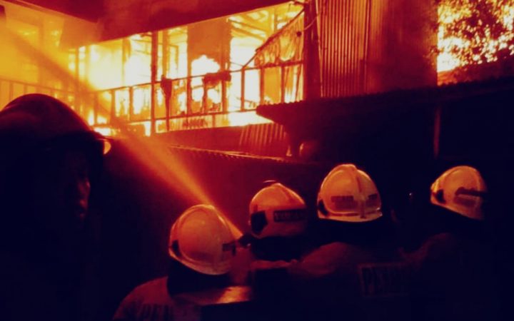 Kebakaran di Kawasan Grogol Petamburan Jakbar, Diperkirakan 8 Rumah Terbakar 53 Jiwa Terdampak
