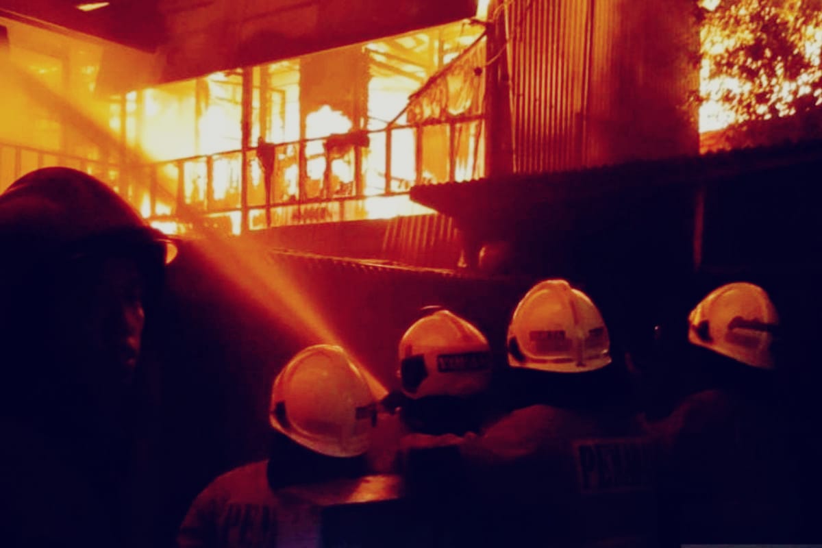 Kebakaran di Kawasan Grogol Petamburan Jakbar, Diperkirakan 8 Rumah Terbakar 53 Jiwa Terdampak