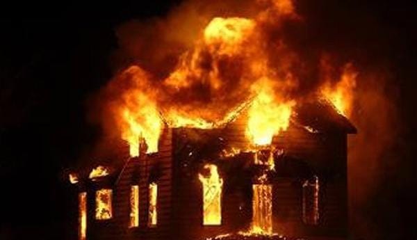 Kebakaran Rumah Mewah di Tanjung Barat Jaksel Tewaskan 1 Orang, Kerugian Ditaksir Capai Rp 1 Miliar