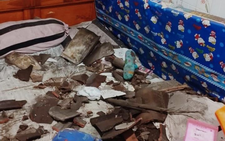 Atap Rumah Ambruk di Sawahan Surabaya 2 Balita Terluka Saat Terlelap, Perbaikan Rumah Diproses