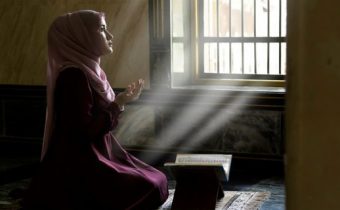 10 Doa untuk Suami yang Sedang Bekerja Mencari Nafkah, Amalan Istri agar Rezeki Dilapangkan