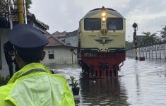 Daftar Rute Perjalanan Kereta Api yang Batal Berangkat Imbas Pemulihan Jalur Terendam Banjir, Tiket Kembali 100 Persen