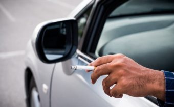 Hati-Hati! Merokok Sambil Berkendara Bisa Dipidana, Begini Aturan dan Nominal Dendanya