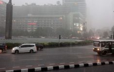 Pemprov DKI Bakal Luncurkan Aturan WFH saat Jakarta Hujan, Ini Katanya