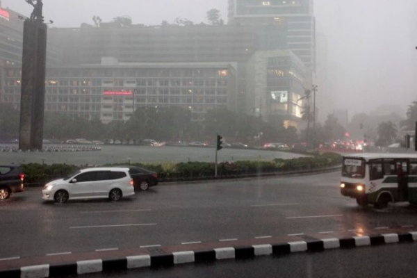 Pemprov DKI Bakal Luncurkan Aturan WFH saat Jakarta Hujan, Ini Katanya