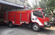 Mobil Damkar Dilempari Warga di Lampung Barat