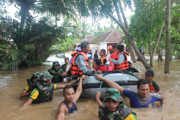 Besaran Uang Lelah TNI yang Bantu Korban Bencana: Sesuai Peraturan Menteri Keuangan