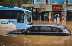 Daftar Rute Bus Transjakarta yang Dihentikan Sementara Imbas Banjir Jakarta, Ini Rinciannya