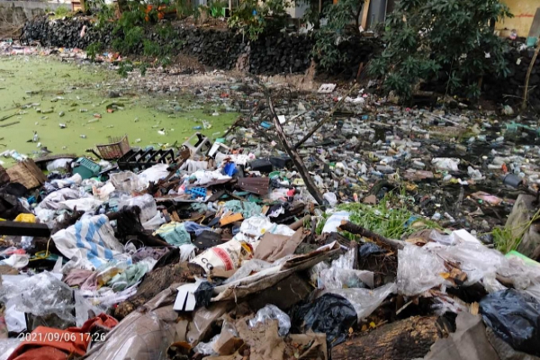 Warga Keluhkan Gunungan Sampah Dekat Rusunawa PIK Penggilingan Jaktim: Aroma Semerbak hingga ke Lantai 12