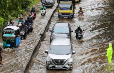 3 RT Masih Terendam Banjir Jakarta Kemarin, Ribuan Warga Bertahan di Pengungsian