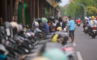 Ancaman Pidana Juru Parkir Liar Menurut KUHP Baru, Bakal Dipenjara 9 Tahun