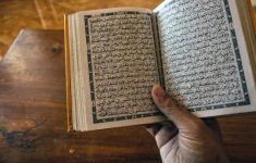 Keutamaan Membaca Al Quran di Bulan Ramadhan, Penolong di Hari Kiamat