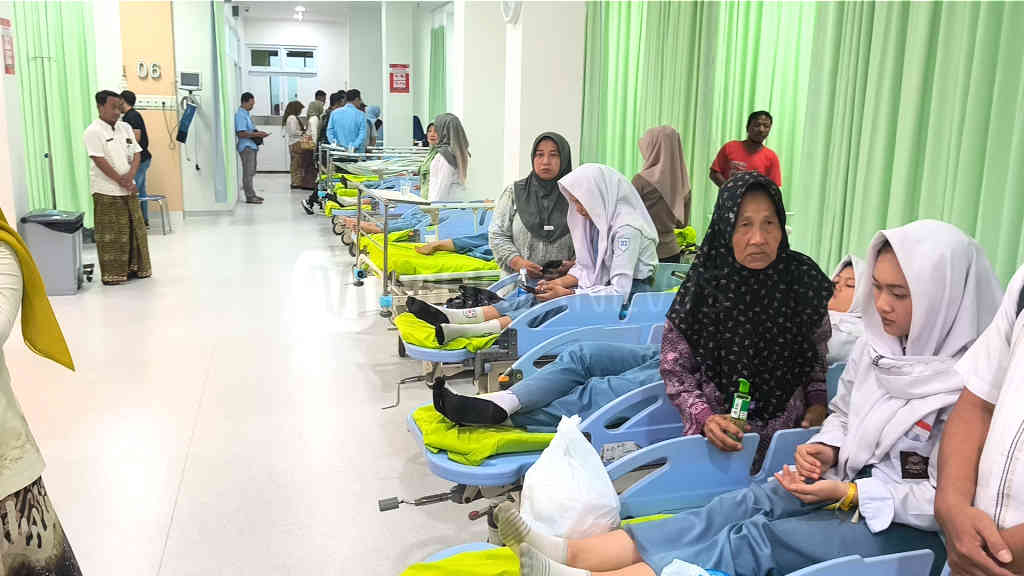 70 Siswa SMA 2 Kudus Dilarikan ke RS Usai Makan MBG, Sempat Alami Gejala Keracunan