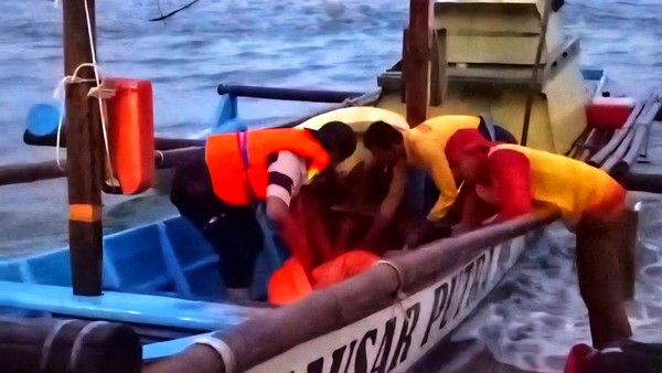 Mayat Mengapung di Ujung Genteng Sukabumi, Ternyata Wisatawan Jakarta yang Hilang di Sawarna