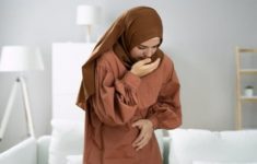 Apakah Muntah Dapat Membatalkan Puasa? Ini Penjelasan dalam Islam yang Wajib Kamu Tahu