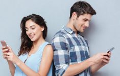 Hukum Chatting dengan Lawan Jenis Saat Puasa: Batal, Makruh, atau Masih Boleh?