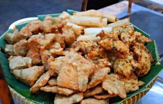 Cara Membuat Gorengan Renyah dan Garing untuk Takjil Ramadhan