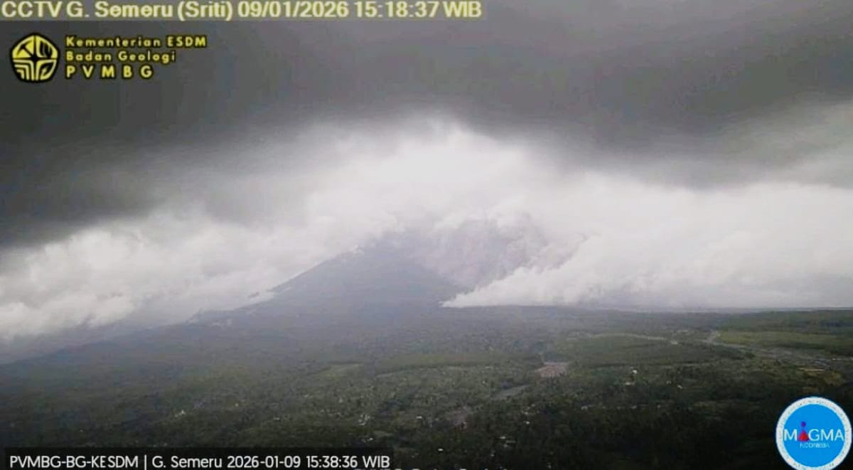 Waspada! Gunung Semeru Erupsi Awan Panas 4 Km, Kolom Abu Menjulang 2.000 Meter