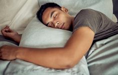 Hukum Tidur Seharian Saat Puasa: Batal atau Justru Sah? Ini Penjelasan dan Dalilnya