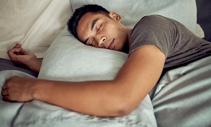 Hukum Tidur Seharian Saat Puasa: Batal atau Justru Sah? Ini Penjelasan dan Dalilnya