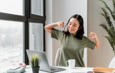 Bangkit Pelan-pelan! Ini 10 Cara Memulai Tahun Baru Tanpa Membandingkan Diri