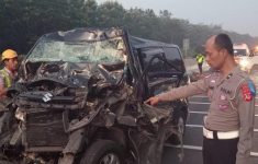 Kecelakaan Bruntun Tol Cipali KM 93 Tewaskan Tiga Orang, Mobil APV Hancur Parah
