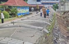 Tembok Pembatas Timpa SMPN 182 Jakarta Selatan