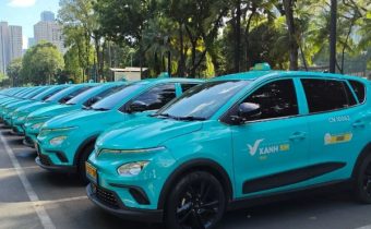 Taksi Xanh Tabrak Motor dan Bus di Jakarta Timur Gegara Pengemudi Epilepsi, Ini Faktanya!