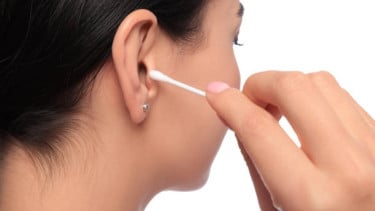 Hukum Mengorek Telinga Saat Puasa: Membatalkan atau Tidak? Ini Penjelasannya!