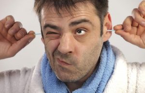 Hukum Mengorek Telinga Saat Puasa: Membatalkan atau Tidak? Ini Penjelasannya! 2 Hukum Mengorek Telinga Saat Puasa: Membatalkan atau Tidak? Ini Penjelasannya!