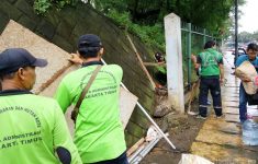 Diduga Jadi Lokasi Aktivitas Asusila, Dua Akses Hutan Kota Cawang Dicor Permanen