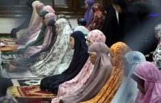 Niat Sholat Tarawih Sebagai Makmum dan Imam